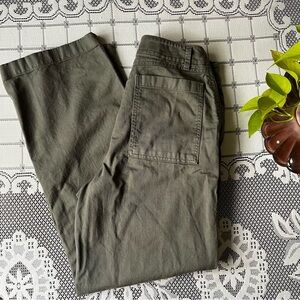 GAP loose fit khaki wide leg pant size 4